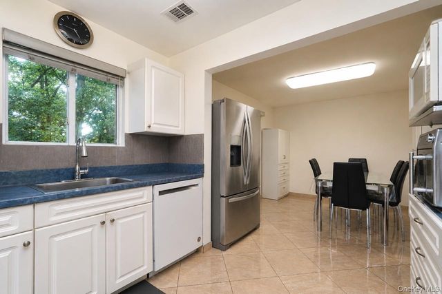 64 Amanda Court, Staten Island, NY 10312