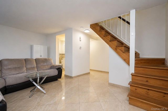 64 Amanda Court, Staten Island, NY 10312