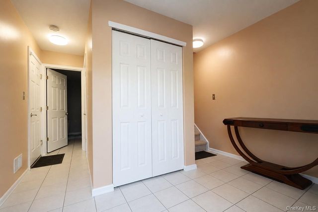 64 Amanda Court, Staten Island, NY 10312