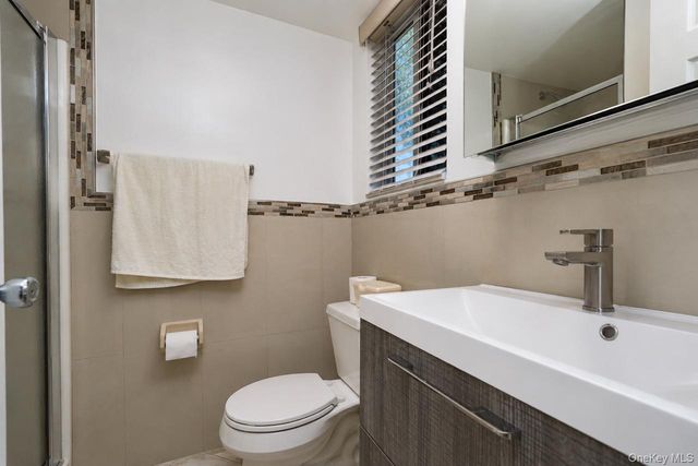 64 Amanda Court, Staten Island, NY 10312