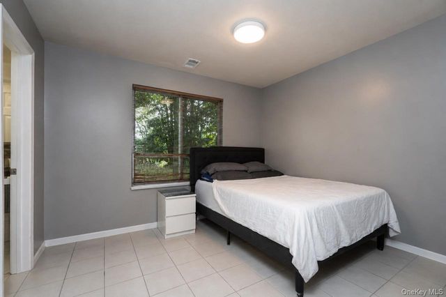 64 Amanda Court, Staten Island, NY 10312