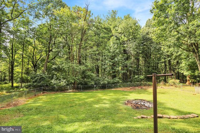 129 ORCHARD RD, Fleetwood, PA 19522