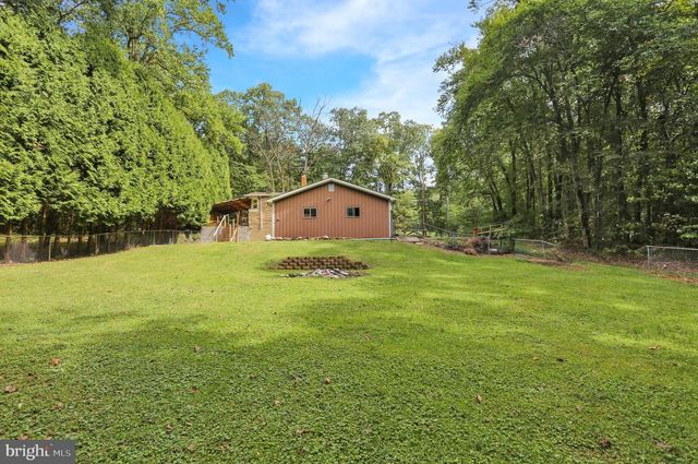 129 ORCHARD RD, Fleetwood, PA 19522