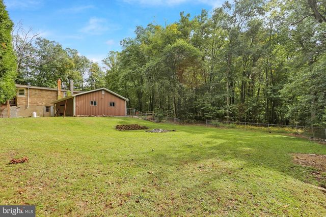 129 ORCHARD RD, Fleetwood, PA 19522