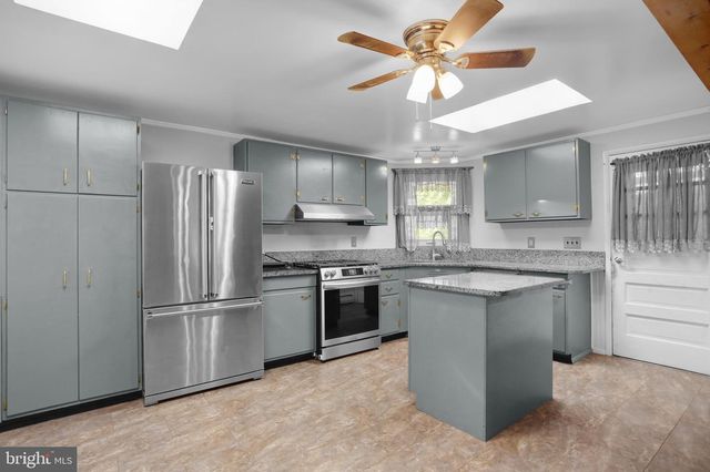 129 ORCHARD RD, Fleetwood, PA 19522