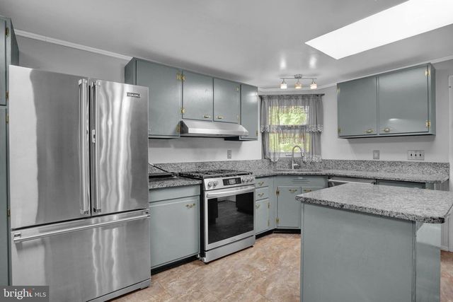 129 ORCHARD RD, Fleetwood, PA 19522