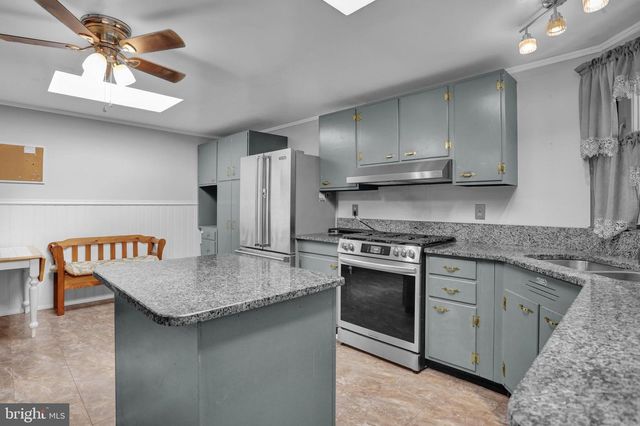 129 ORCHARD RD, Fleetwood, PA 19522