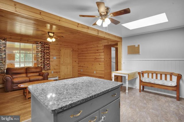 129 ORCHARD RD, Fleetwood, PA 19522