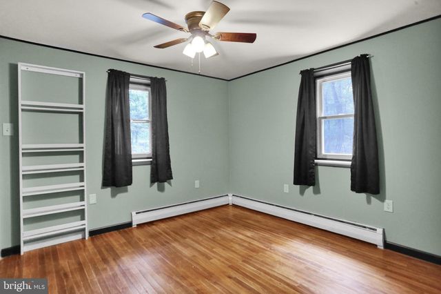 129 ORCHARD RD, Fleetwood, PA 19522