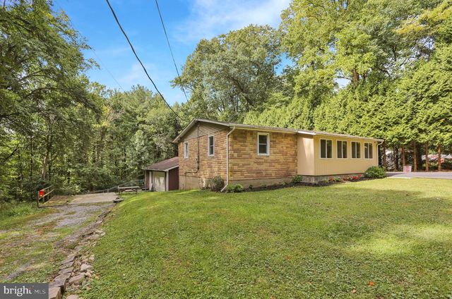 129 ORCHARD RD, Fleetwood, PA 19522