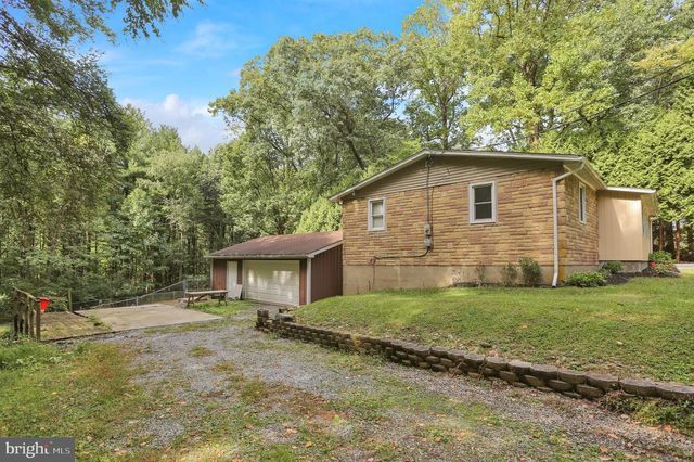 129 ORCHARD RD, Fleetwood, PA 19522