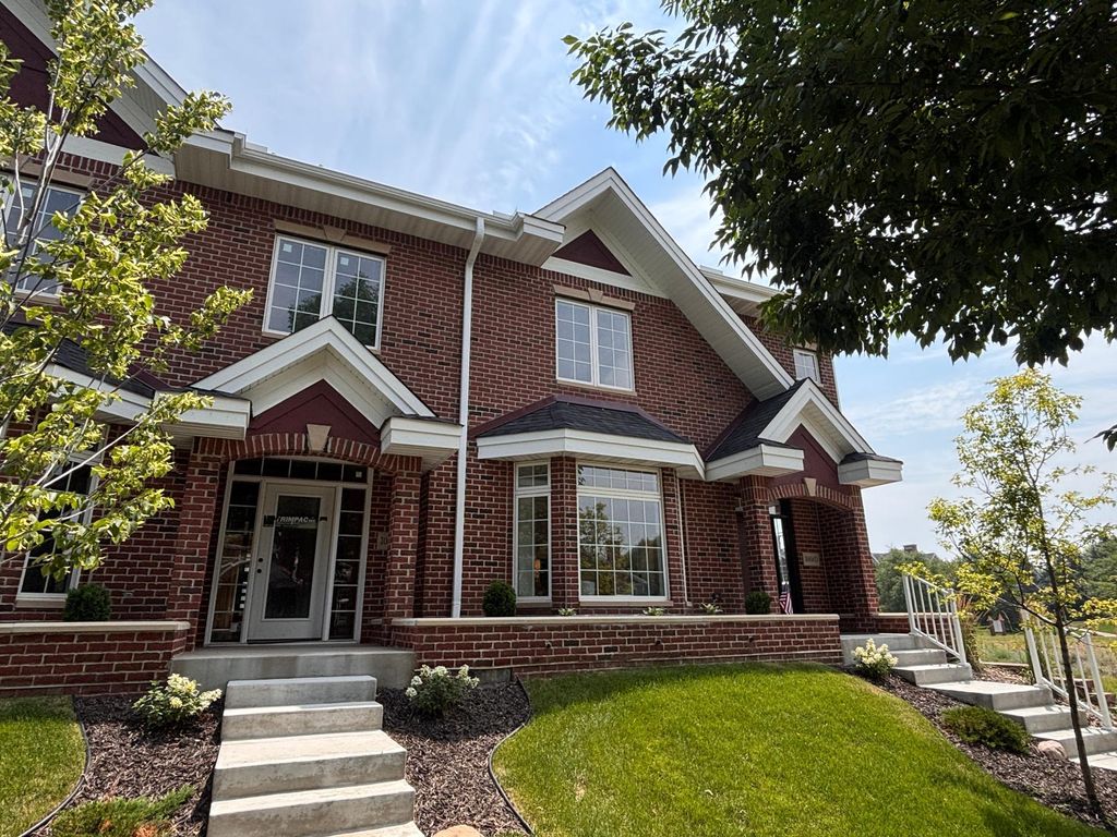 10823 Falling Water Lane A, Woodbury, MN 55129 — photo 2