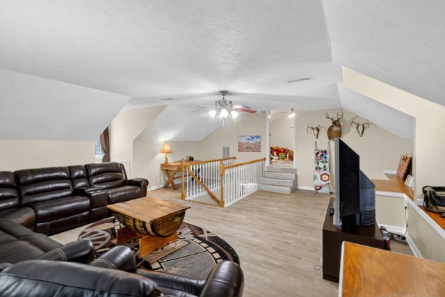 2502 Dobbins Pike, Portland, TN 37148