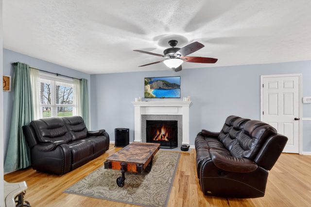 2502 Dobbins Pike, Portland, TN 37148