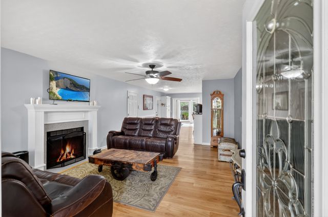 2502 Dobbins Pike, Portland, TN 37148