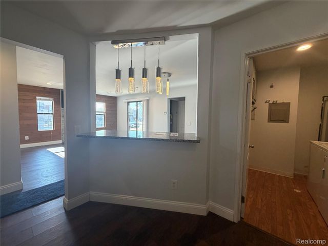 22140 Indian Creek Drive, Farmington Hills, MI 48335