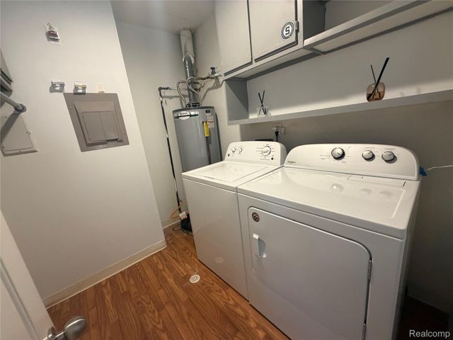 22140 Indian Creek Drive, Farmington Hills, MI 48335