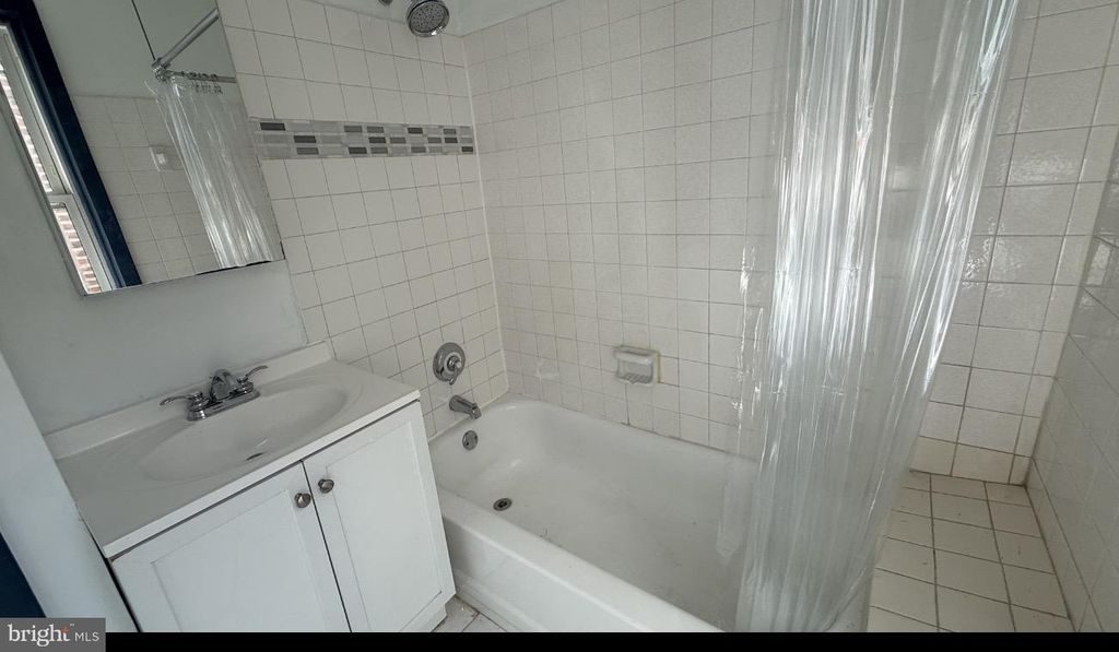 2928 CAMBRIDGE ST, PHILADELPHIA, PA 19130 — photo 4