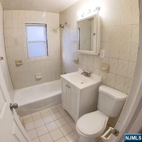 71 Gordon Street, Ridgefield Park, NJ 07660