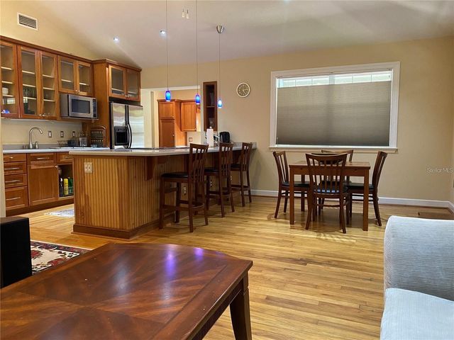 201 N GLENWOOD AVENUE, Orlando, FL 32803
