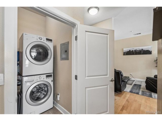 5677 S Park Pl C-C103, Greenwood Village, CO 80111