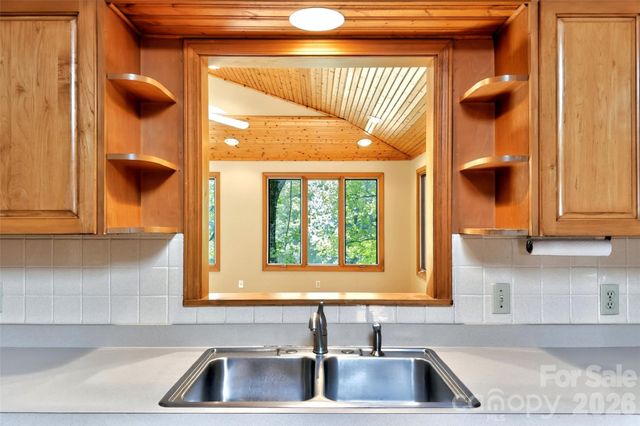 103 Richard Lane, Black Mountain, NC 28711