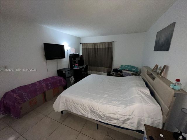183 Lakeview Dr 203, Weston, FL 33326