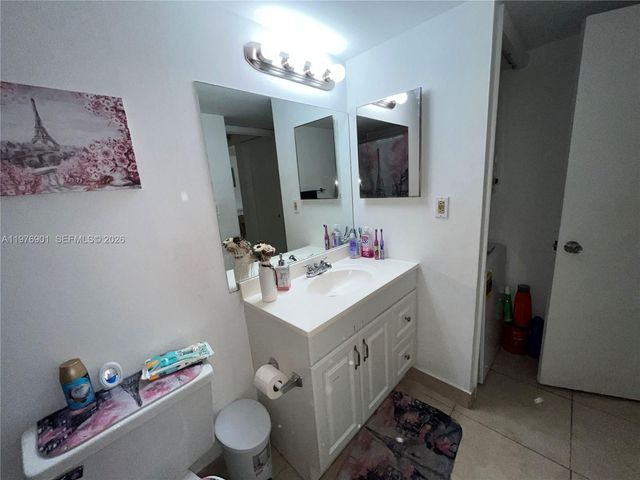 183 Lakeview Dr 203, Weston, FL 33326