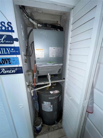 183 Lakeview Dr 203, Weston, FL 33326