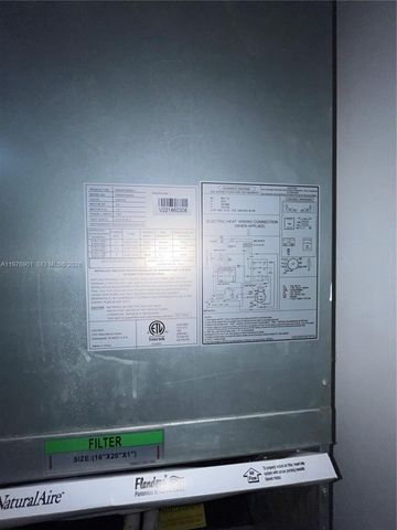 183 Lakeview Dr 203, Weston, FL 33326