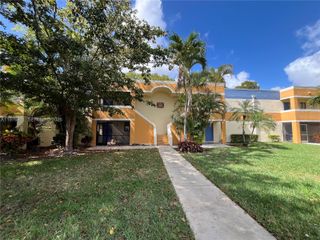 183 Lakeview Dr 203, Weston, FL 33326