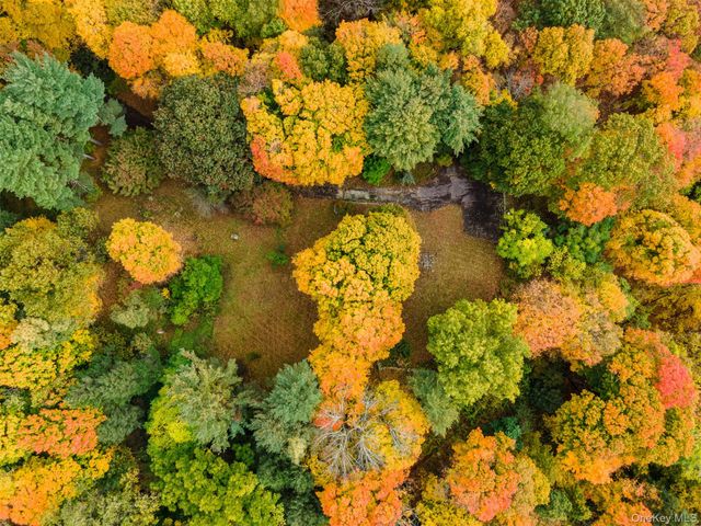 115 Old Roaring Brook Road, Mount Kisco, NY 10549