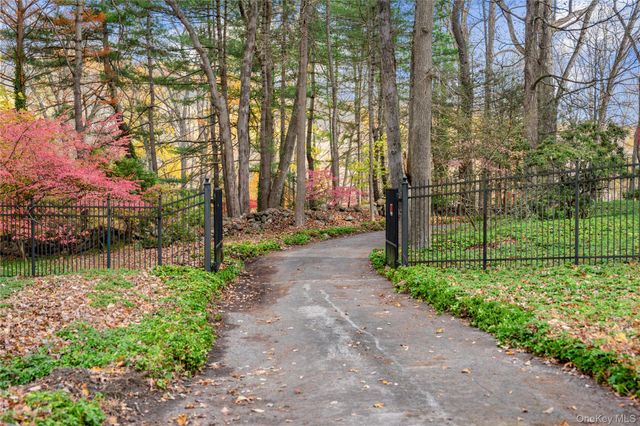 115 Old Roaring Brook Road, Mount Kisco, NY 10549