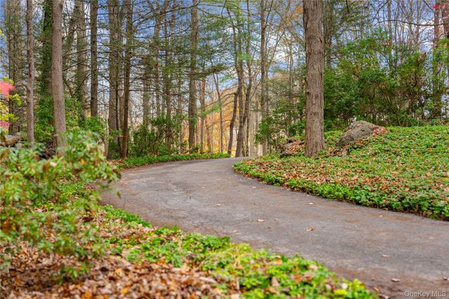 115 Old Roaring Brook Road, Mount Kisco, NY 10549