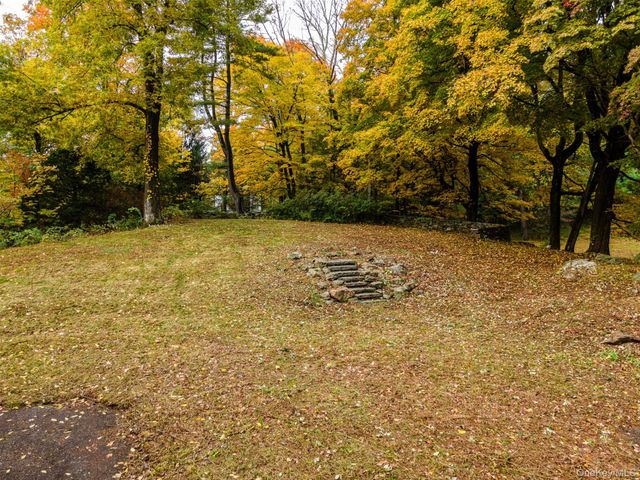 115 Old Roaring Brook Road, Mount Kisco, NY 10549