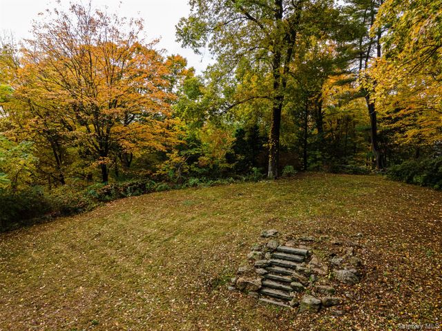 115 Old Roaring Brook Road, Mount Kisco, NY 10549