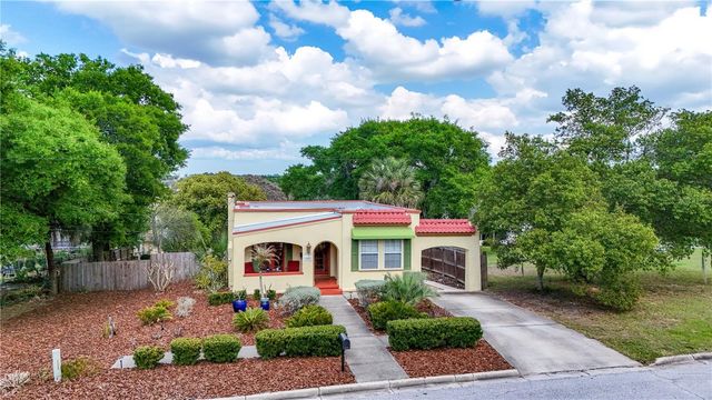 809 POINSETTIA DRIVE, Eustis, FL 32726