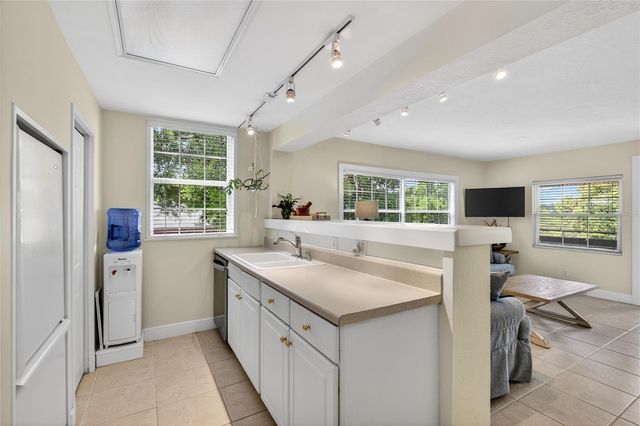 809 POINSETTIA DRIVE, Eustis, FL 32726