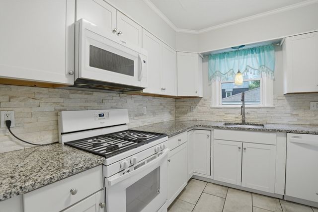 8 Carver Street, Worcester, MA 01604