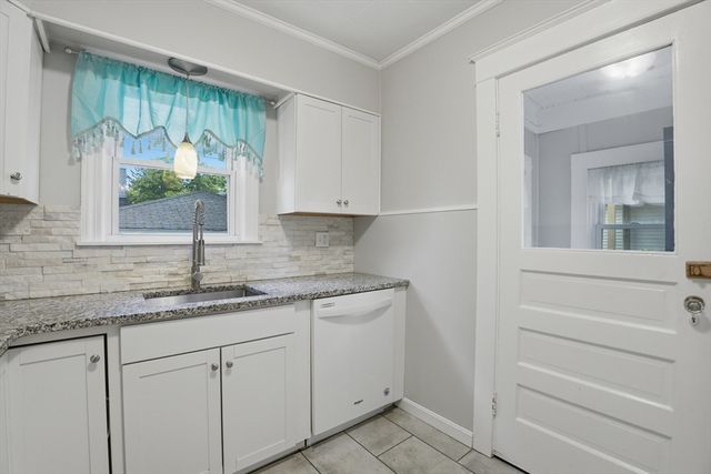 8 Carver Street, Worcester, MA 01604