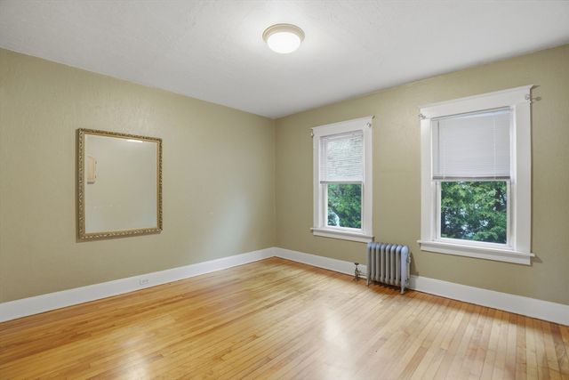 8 Carver Street, Worcester, MA 01604