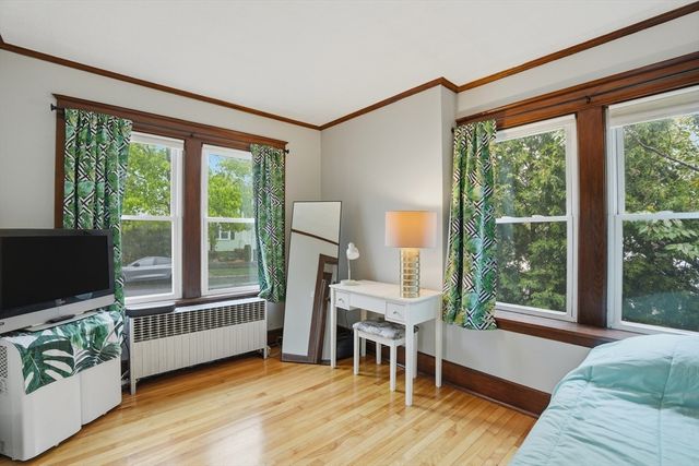 8 Carver Street, Worcester, MA 01604