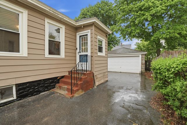 8 Carver Street, Worcester, MA 01604