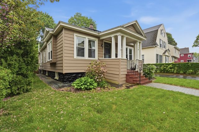 8 Carver Street, Worcester, MA 01604