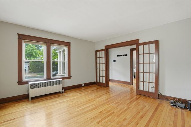 8 Carver Street, Worcester, MA 01604