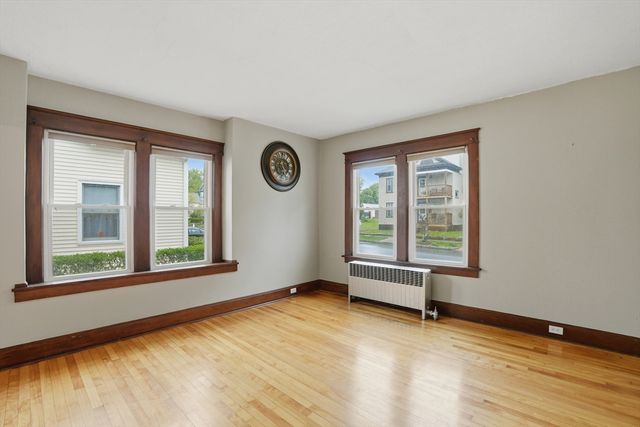 8 Carver Street, Worcester, MA 01604