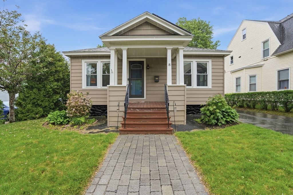 8 Carver Street, Worcester, MA 01604