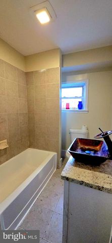 715 W 7TH ST, Wilmington, DE 19801