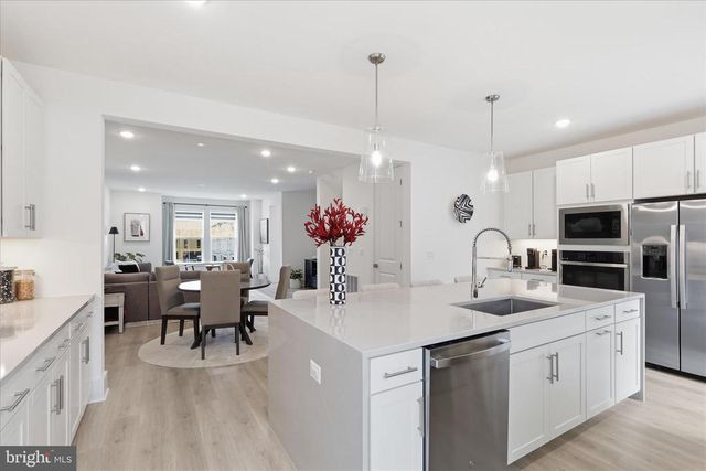9507 MAIDENHAIR AVE, Fredericksburg, VA 22407