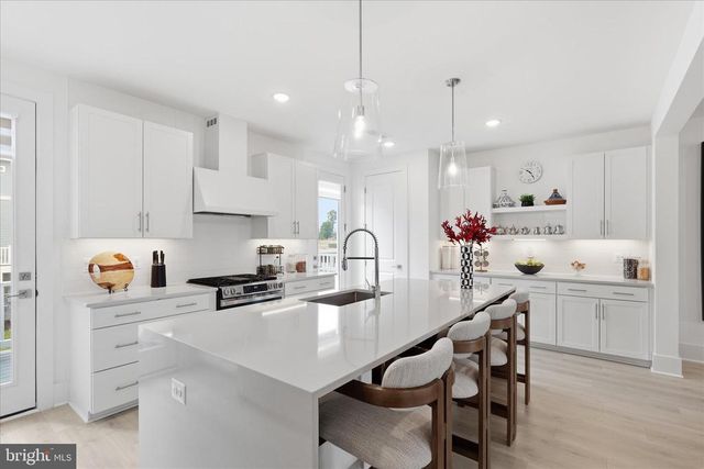 9507 MAIDENHAIR AVE, Fredericksburg, VA 22407